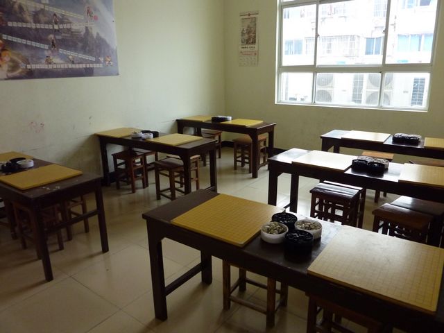 第一楼街步行街内的《奕海围棋教室》| 纪实镇