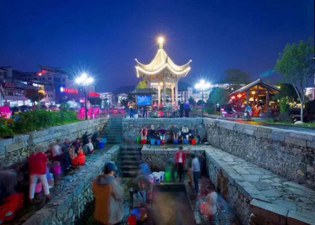 摄于2015年6月江西宜春市温汤镇，温汤古井